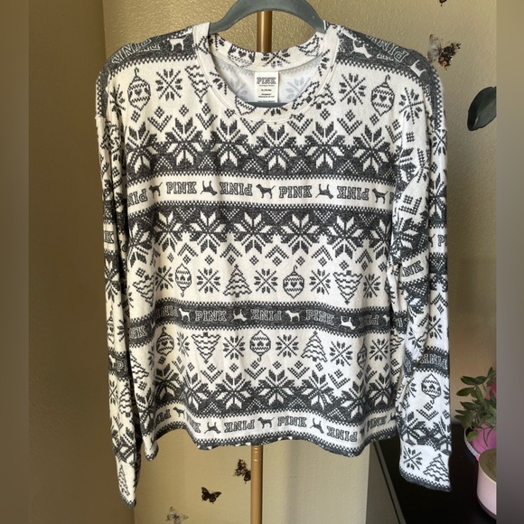 PINK Victoria's Secret Other - PINK Winter-Christmas Sleep Top
